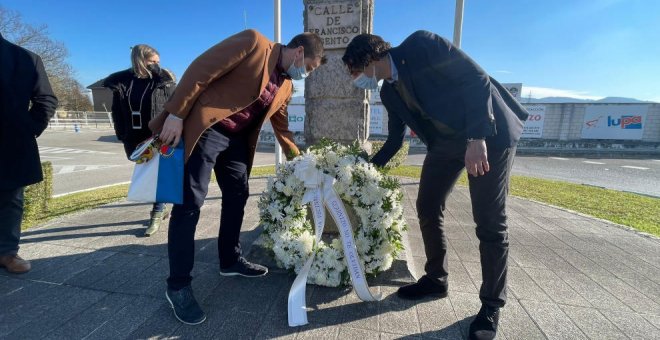 Astillero honra a con una ofrenda floral a su Hijo Predilecto, Paco Gento