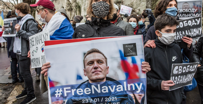 La UE exige a Rusia la liberación del opositor Alexei Navalny por el aniversario de su encarcelamiento