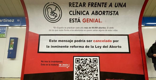 Un 'lobby' ultracatólico paga anuncios en 33 ciudades contra la prohibición del acoso a mujeres en clínicas de abortos