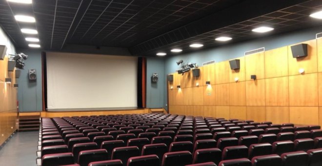 La Sala Bretón de Astillero estrena pantalla de cine