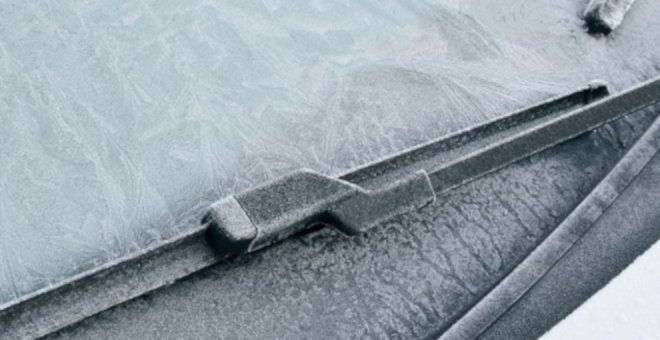 Cómo quitar el hielo del coche: viejos trucos peligrosos y un anticongelante casero