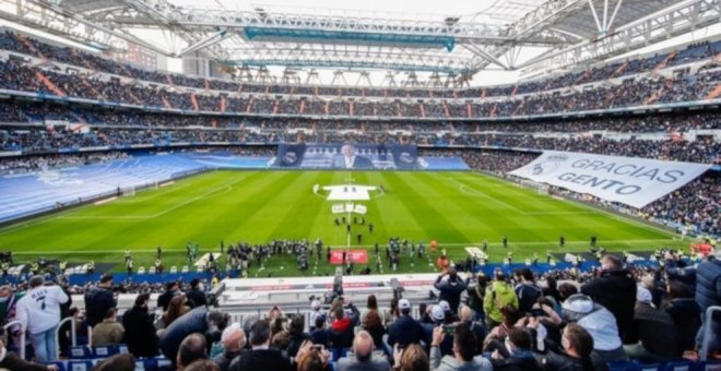 El Santiago Bernabéu homenajea a Paco Gento