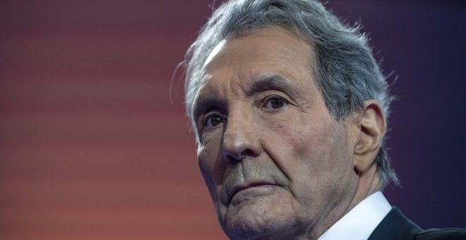 El conocido presentador Jean-Jacques Bourdin, investigado y retirado "temporalmente" de la televisión francesa tras una denuncia por agresión sexual