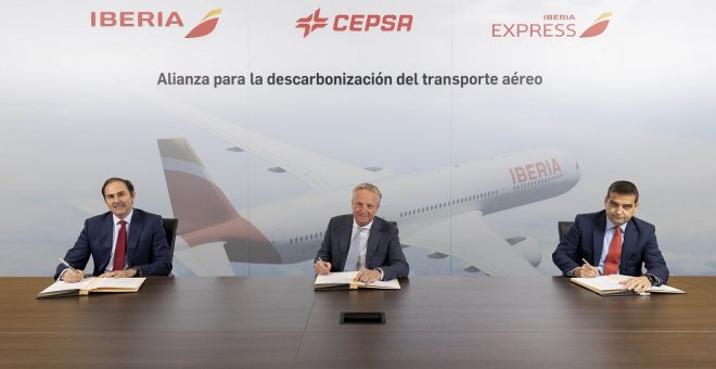 Cepsa e Iberia se alían para la descarbonización del transporte aéreo