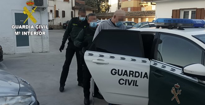 Se fuga drogado, con un coche robado, embistiendo a los agentes y en sentido contrario por varios pueblos de Toledo