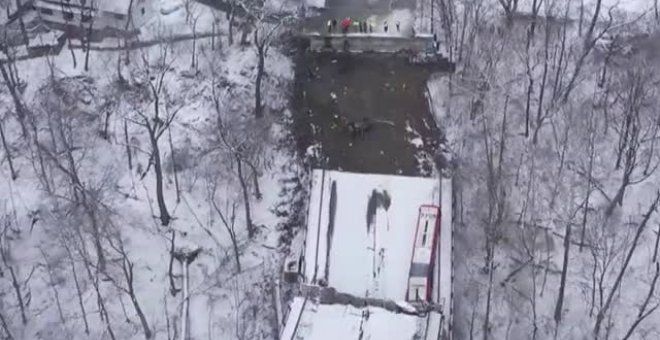 Impresionante derrumbe de un puente en Pittsburgh horas antes de la visita de Biden