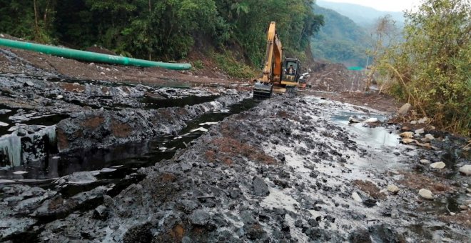 Alertan de la llegada de trazas de petróleo al río Coca tras la rotura de un oleoducto en Ecuador