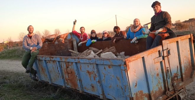 Manos voluntarias para limpiar y recuperar la Cañada Real Segoviana a su paso por Torrijos