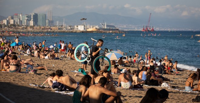 La llegada de turistas aumenta en España un 64,4% en 2021, pero sigue sin alcanzar las cifras prepandemia
