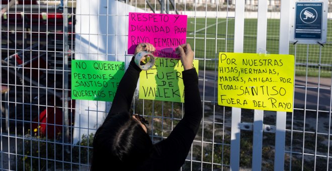 La afición del Rayo se revuelve contra el entrenador del equipo femenino por sus palabras machistas