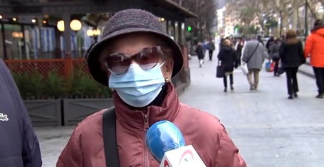 ¿Nos quitaremos la mascarilla en la calle o seguiremos con ella?