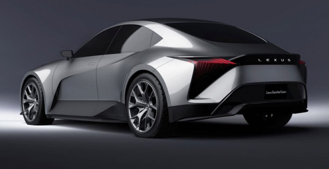 Lexus quiere batir al Tesla Model 3 a golpe de diseño: más imágenes de su futura berlina eléctrica
