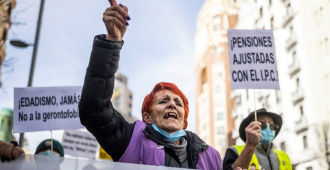 Miles de personas se manifiestan en Madrid por la revalorización de las pensiones y los salarios con el IPC