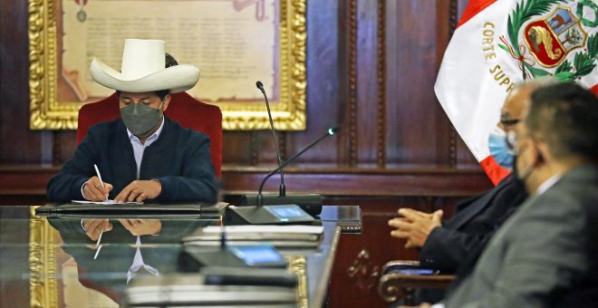 El Gobierno de Perú denuncia un plan en el Congreso para destituir a Pedro Castillo