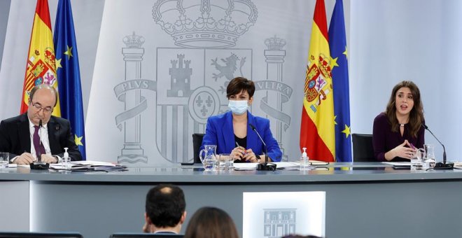 El Gobierno advierte a PP y Vox que vigilará cualquier retroceso en derechos de las mujeres en Castilla y León