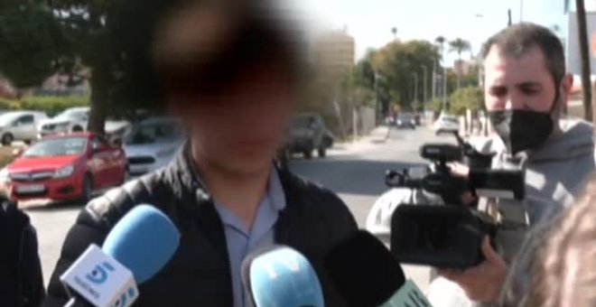 Un alumno de 13 años apuñala a su profesor en un colegio de Murcia