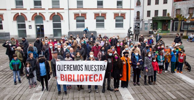 "Escepticismo" entre vecinos y lectores ante la promesa del Ayuntamiento de Oviedo de reabrir las bibliotecas rurales