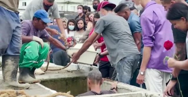 Brasil despide al centenar de víctimas de un deslizamiento de tierras