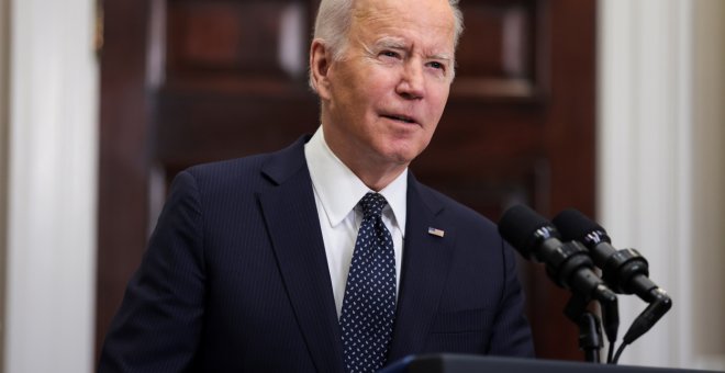 Biden prohíbe a los barcos rusos atracar en EEUU y anuncia más ayuda militar a Ucrania