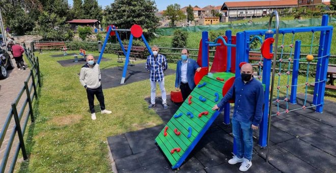 El Ayuntamiento mejora siete parques en Torrelavega, Tanos, y Viérnoles