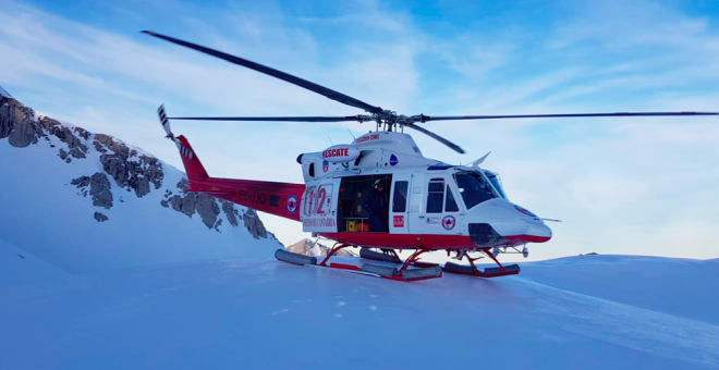 Trasladada en helicóptero una niña de 9 años tras sufrir una caída esquiando