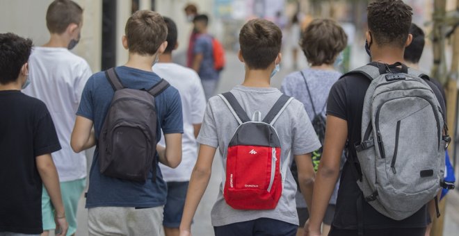 Una docena de estudiantes de un instituto valenciano son expulsados por la agresión homófoba a un docente