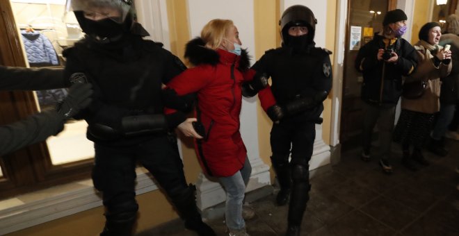 Más de 1.800 detenidos en Rusia en las protestas contra la invasión