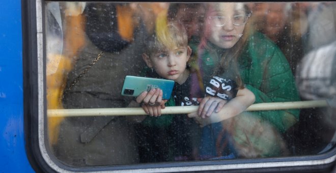 Comienza el éxodo de miles de refugiados ucranianos hacia países vecinos de Europa