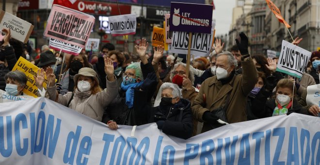 Miles de personas piden en Madrid "frenar" la Ley Ómnibus