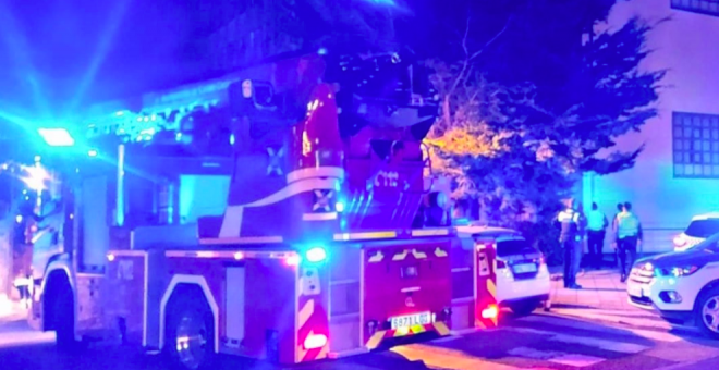 Rescatadas cinco personas atrapadas por el humo de un incendio en una vivienda