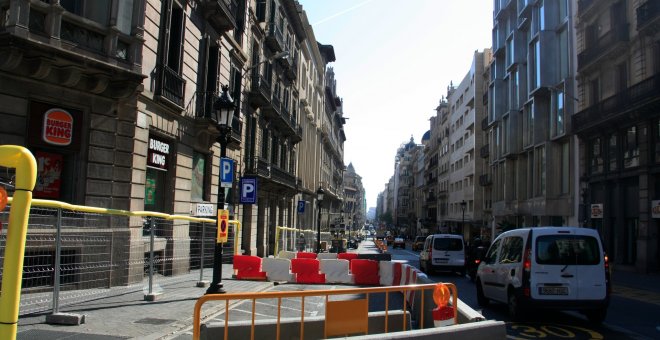 Surten a la llum les restes d'un esquelet de fa uns 1.500 anys a les obres de la Via Laietana