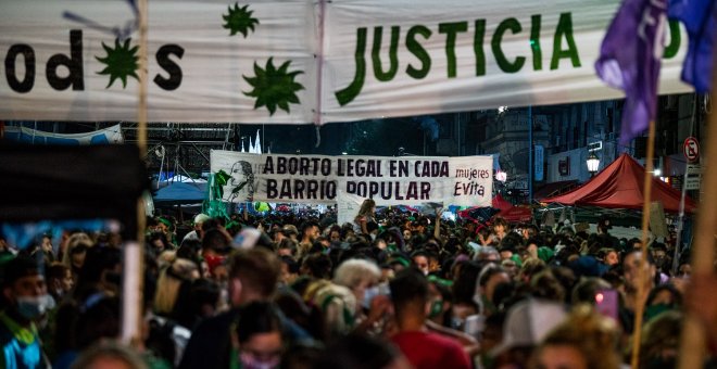 Seis detenidos por una violación en grupo a plena luz del día en Buenos Aires
