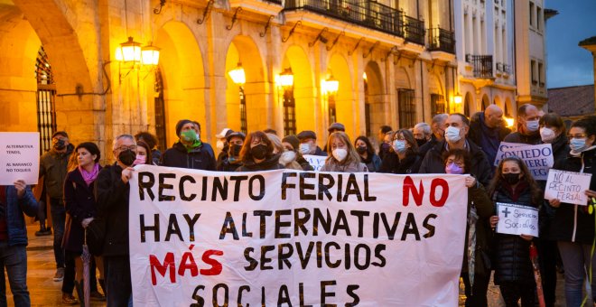 La oposición al recinto ferial de La Florida llega a las puertas del Ayuntamiento