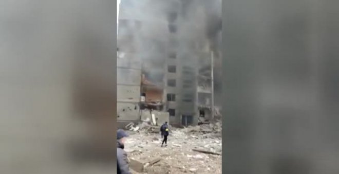 Rusia bombardea una zona residencial en Chernígov con un balance de al menos 33 muertos y muchos heridos