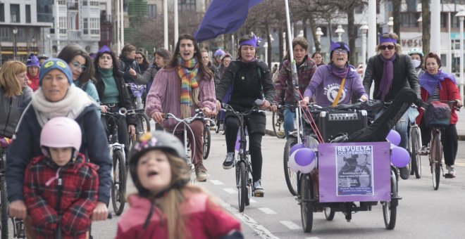 Las bicicletadas reivindican en Xixón y Uviéu otro modelo de ciudad