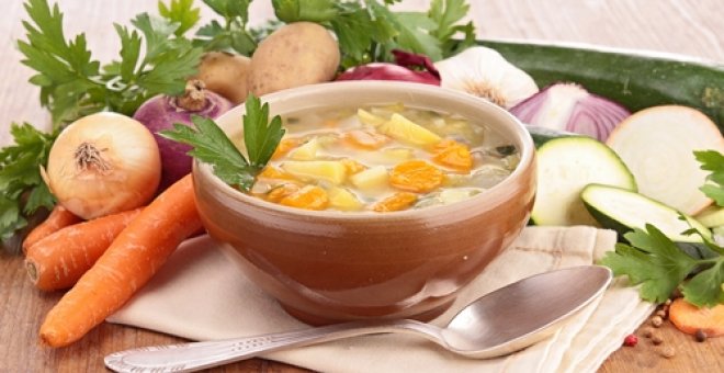 Pato confinado - Receta de sopa de calabacín con zanahoria