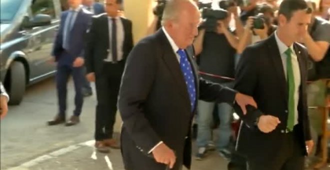 Juan Carlos I comunica a su hijo que quiere quedarse en Abu Dabi