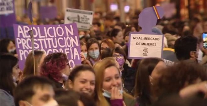 Miles de mujeres salen a la calle en toda España para reivindicar la igualdad por el 8M