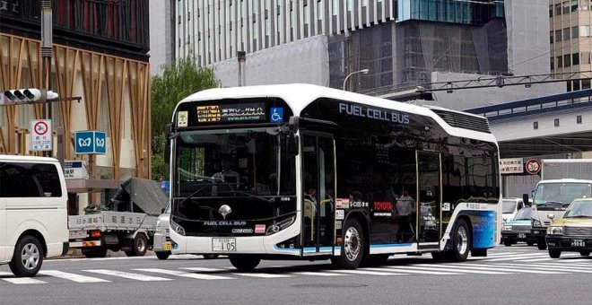 Toyota, Hino e Isuzu desarrollarán un autobús eléctrico de hidrógeno basado en el Mirai