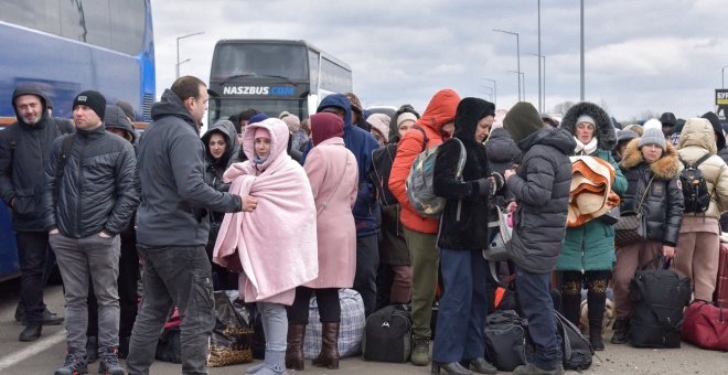 El éxodo de refugiados ucranianos se ralentiza, pero roza ya los 2,6 millones