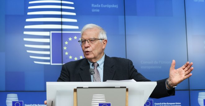 "Lo de crear una empresa de energía pública, como que no, ¿verdad?": las reacciones a la petición de Borrell de bajar la calefacción