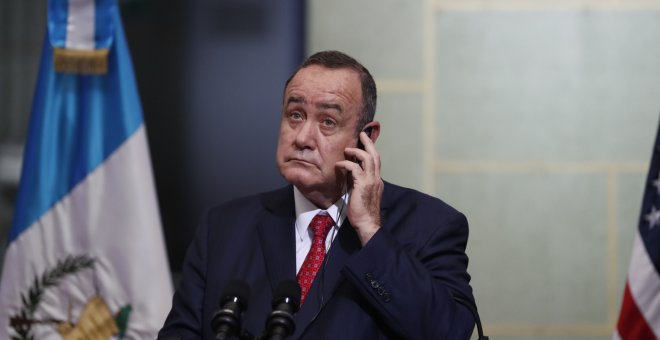 El presidente de Guatemala sale ileso de un ataque a tiros a su comitiva