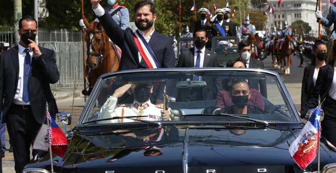 Boric jura como presidente de Chile en una ceremonia cargada de simbolismo: "Prometo dar lo mejor de mí mismo"