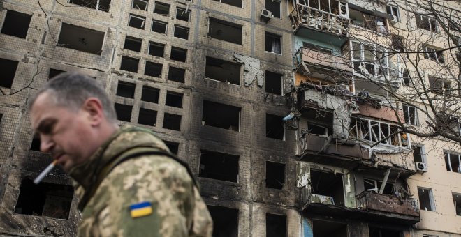 La artillería rusa golpea Kiev en uno de sus barrios más humildes