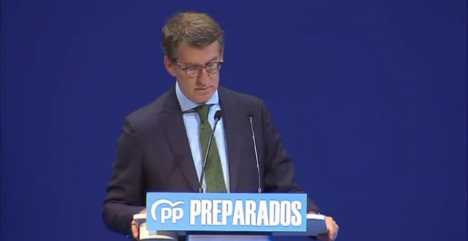 Un seguidor de Casado interrumpe un acto de Feijóo en Oviedo entre gritos de ¡fuera! y ¡presidente! del resto de asistentes