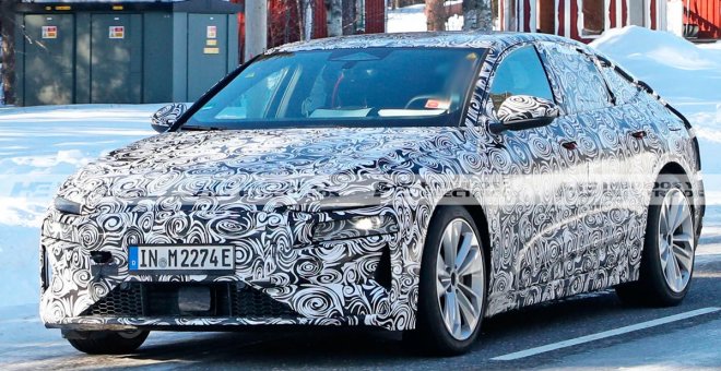 El Audi A6 se convertirá en un coche eléctrico, y ya rueda por la calle con su peculiar nuevo frontal