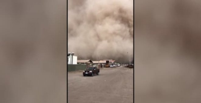 Impresionantes imágenes del impacto de una tormenta de arena cerca del desierto de Atacama (Chile)