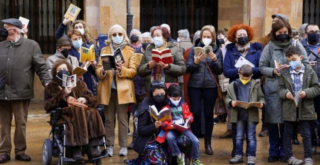 El movimiento en defensa de las bibliotecas ovetenses volverá a manifestarse contra los recortes