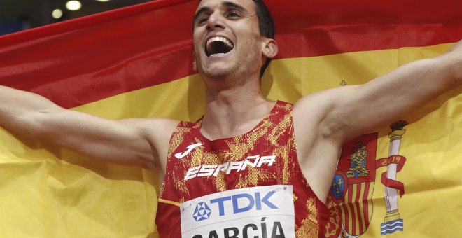 Mariano García logra en 800 metros el segundo oro español en Mundiales bajo techo