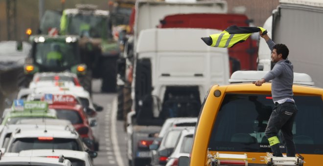 Varias grandes patronales se suman al paro de los pequeños transportistas pese al plan de ayudas del Gobierno